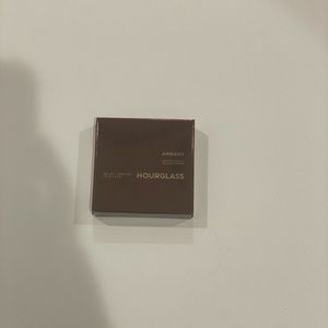 Selling hourglass blush